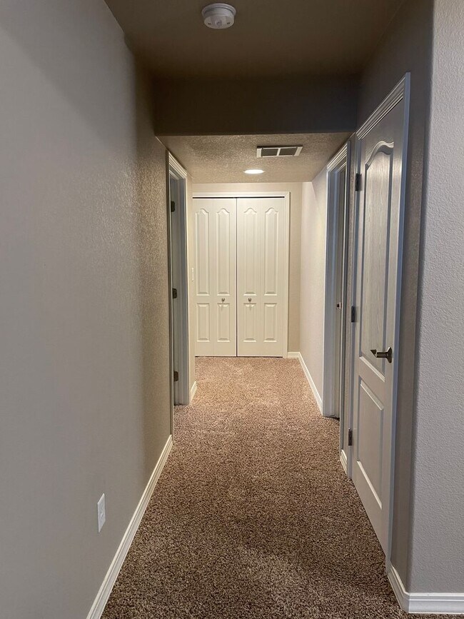 Building Photo - Ranch home on a corner lot with lawn care ...