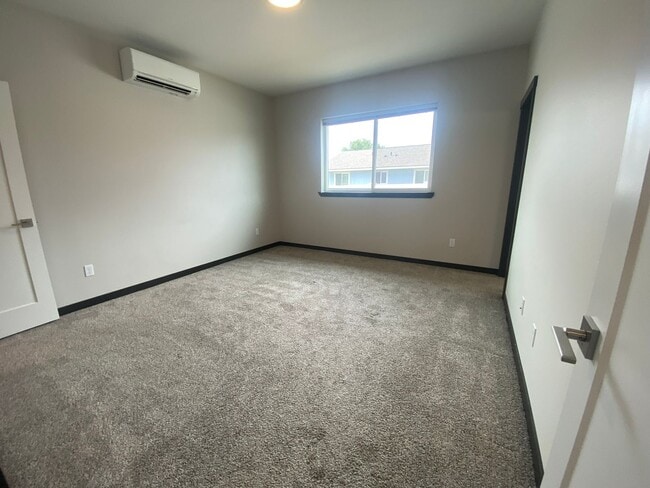 Building Photo - BONUS RENT SPECIAL! Exceptional 3 Bed, 2 B...