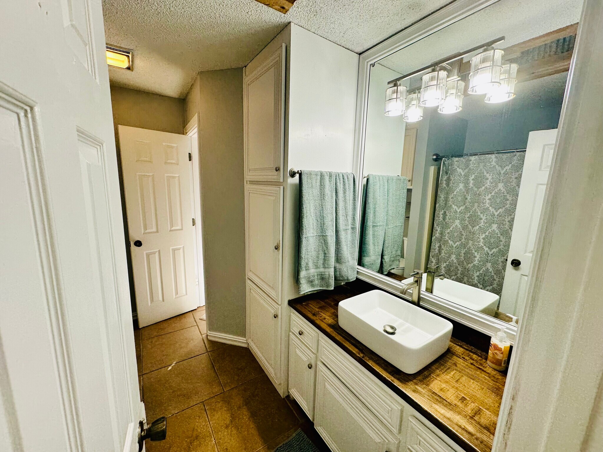 Building Photo - 110 Willow Branch Dr