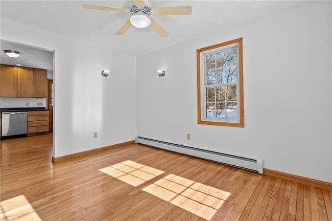 Building Photo - 27 River St