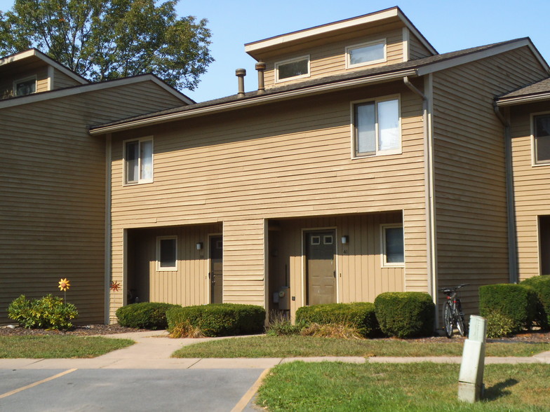 Exterior - 37 4th Ave