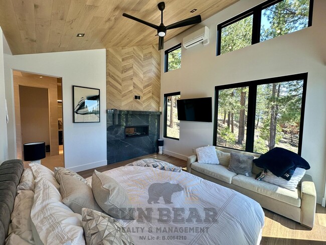 Building Photo - Luxury Mountain Retreat