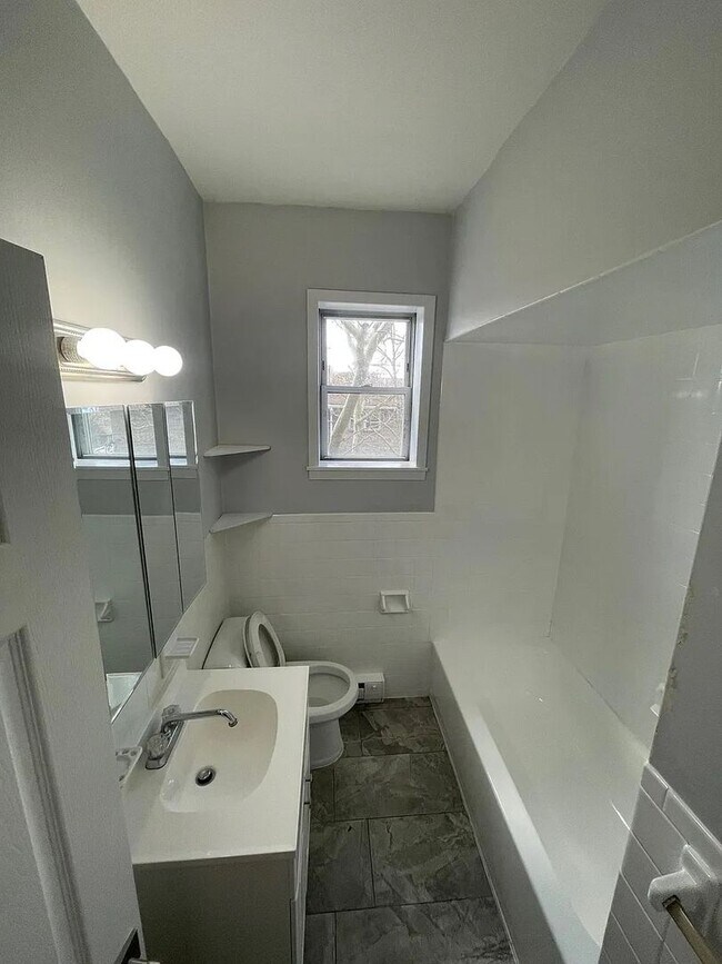 Building Photo - 265 Avenue B