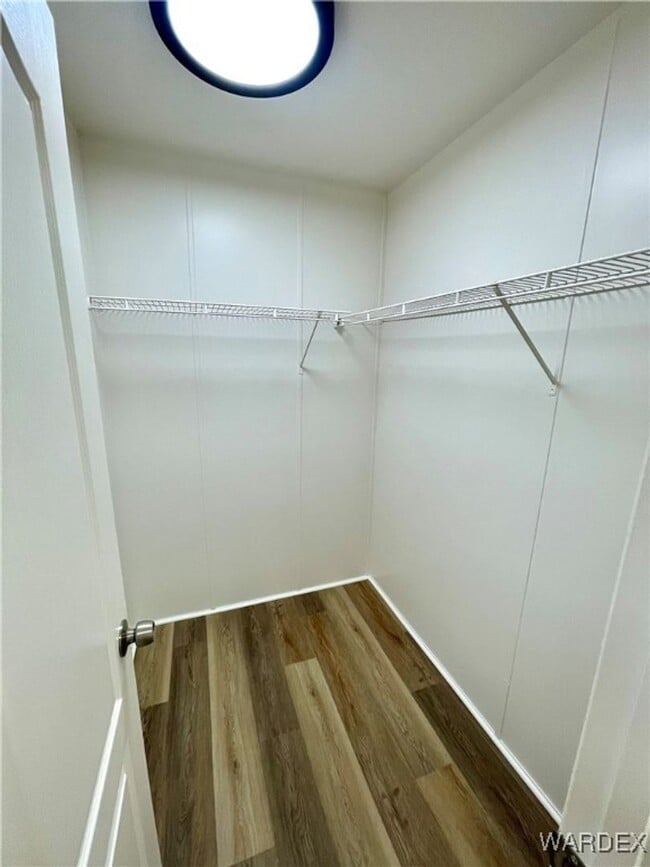 Building Photo - Move In Ready-3 Bedroom 2 Bath -