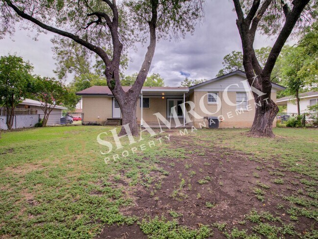 Building Photo - 3 bedroom home in Waco!