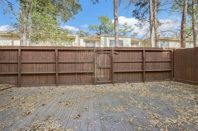 Building Photo - 201 Vanderpool Ln
