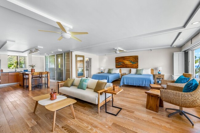 Building Photo - Colony Surf Luxe: Oceanfront 1BR w/ Diamon...
