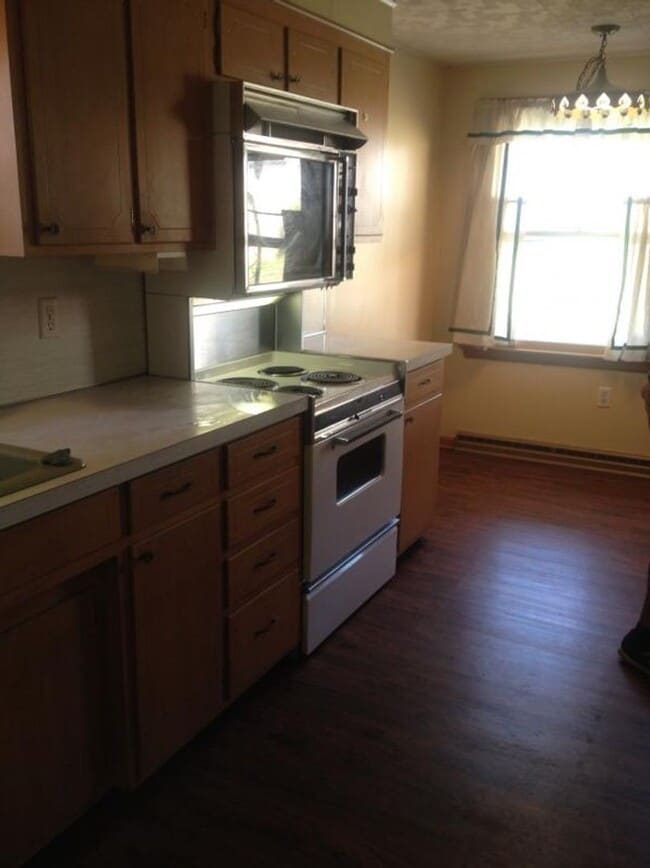 Building Photo - 29 N 5th St