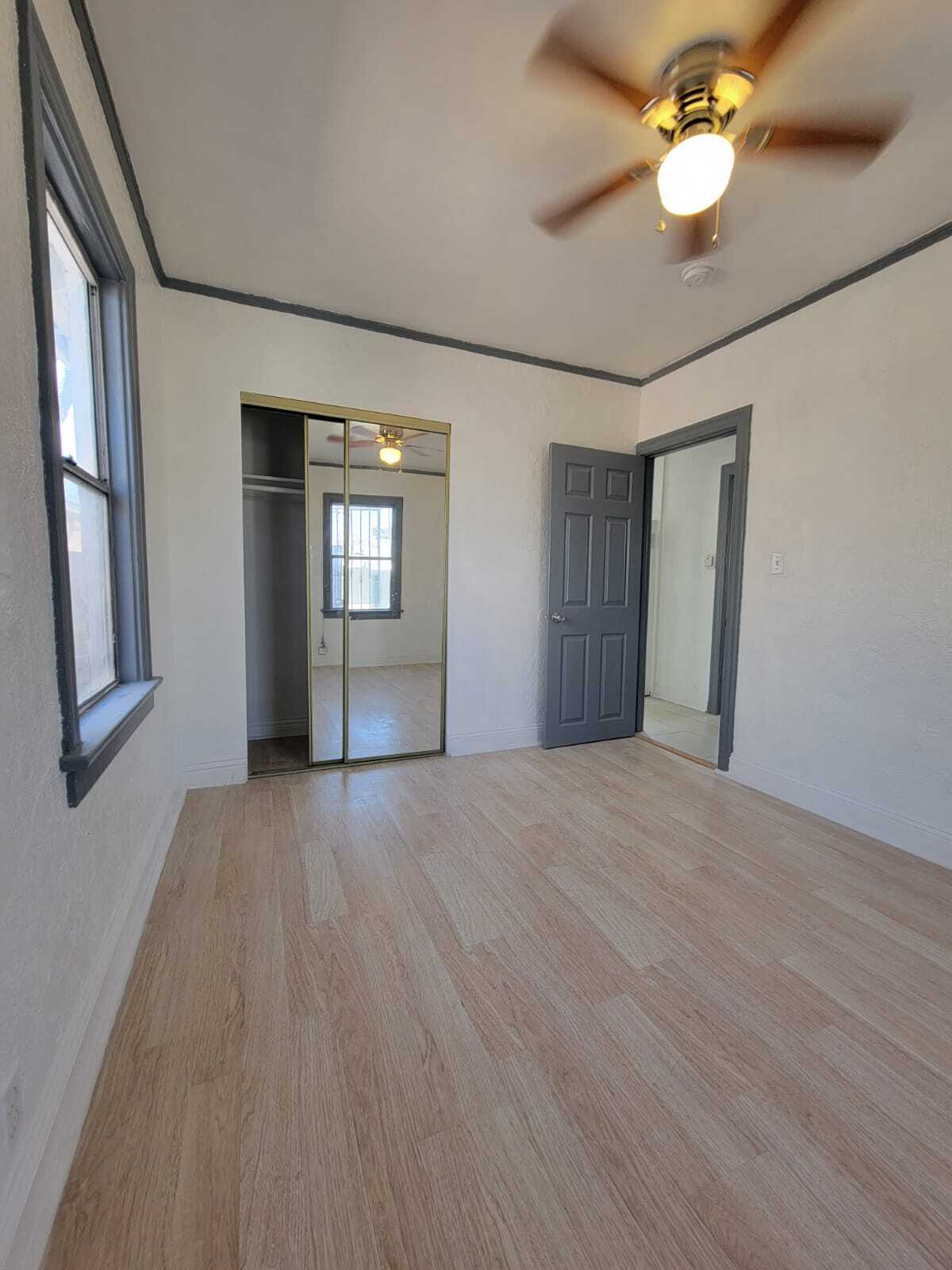 Building Photo - 1315 W 101st St