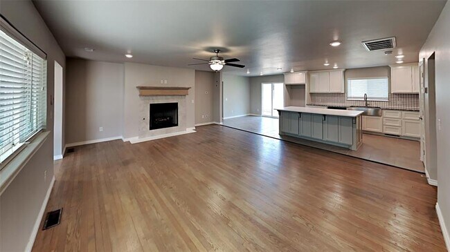 Building Photo - 1409 E Covell Rd