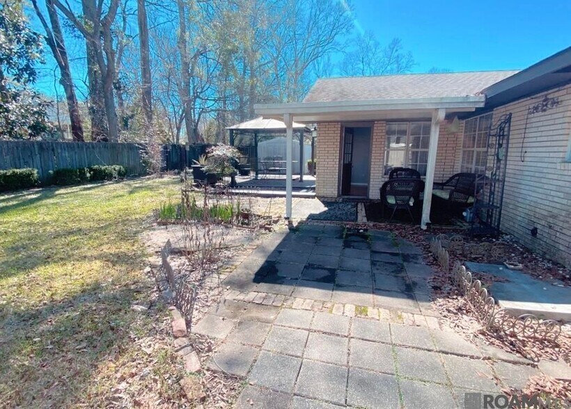 Building Photo - 1320 Briarrose Dr