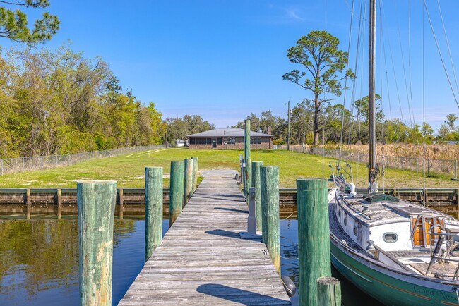 Building Photo - 7402 Hwy 2302