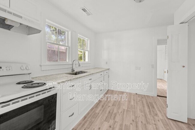 Building Photo - 2507 Palmetto St