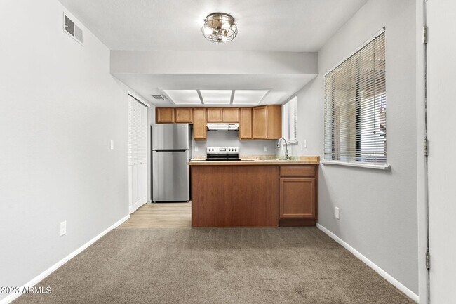 Building Photo - 4331 N 21st Dr