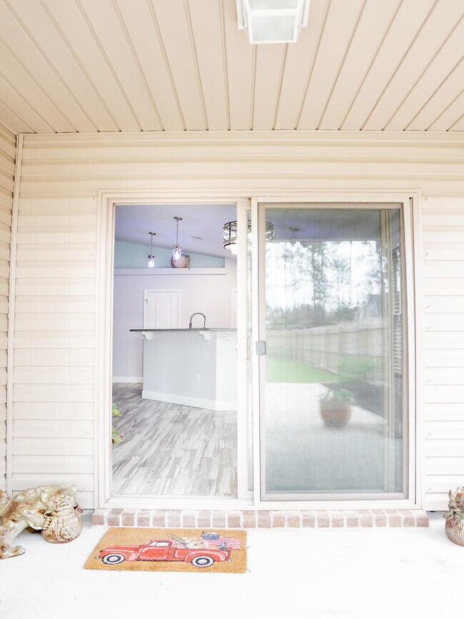 Building Photo - 8261 Sierra St