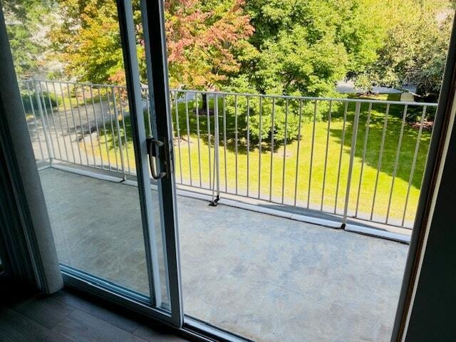 Building Photo - 927 Elderberry Cir