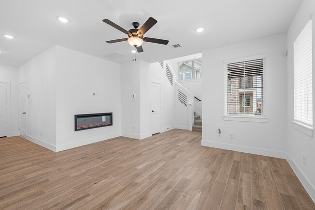 Building Photo - 1308 Shaded Rock Dr