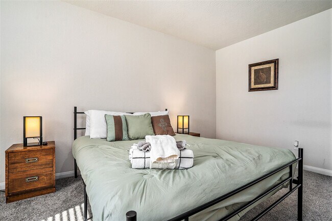 Building Photo - 8302 Tourmaline Wy