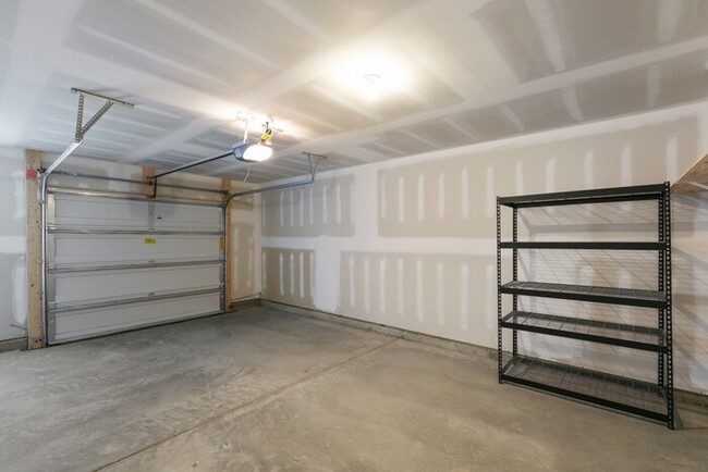 Building Photo - End Unit Townhome | Washer/ Dryer Included...