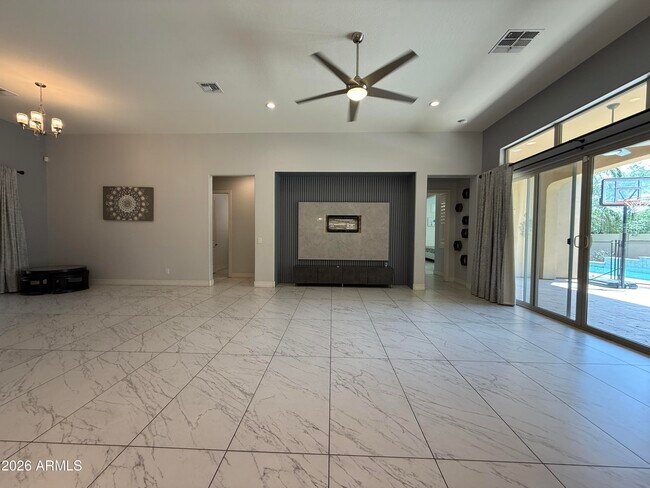 Building Photo - 2307 E Mahogany Pl