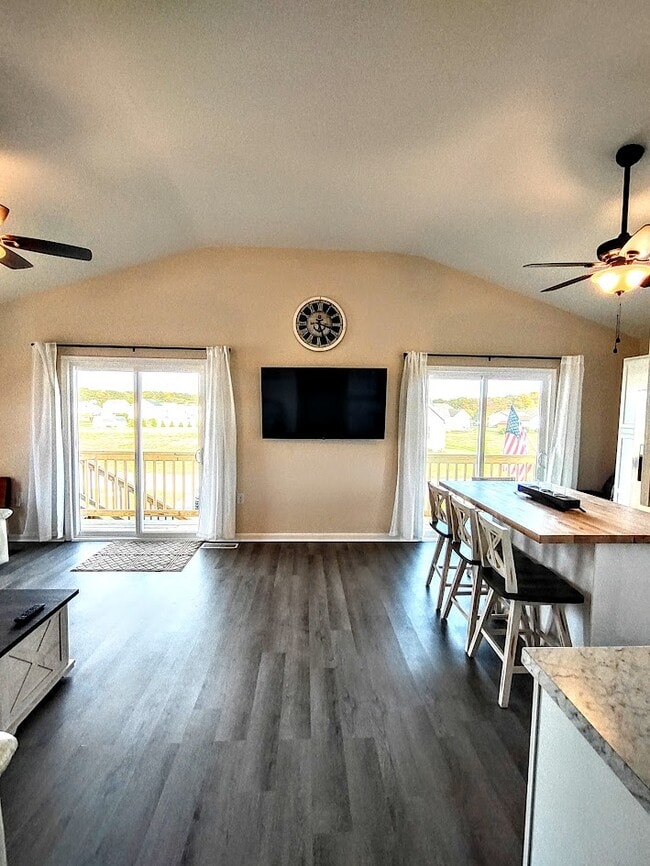 Building Photo - 2694 Jolly Rodger Dr