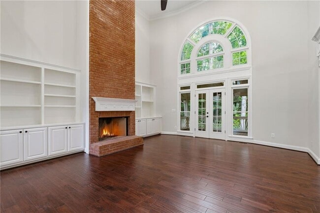 Building Photo - 730 Rose Creek Cir