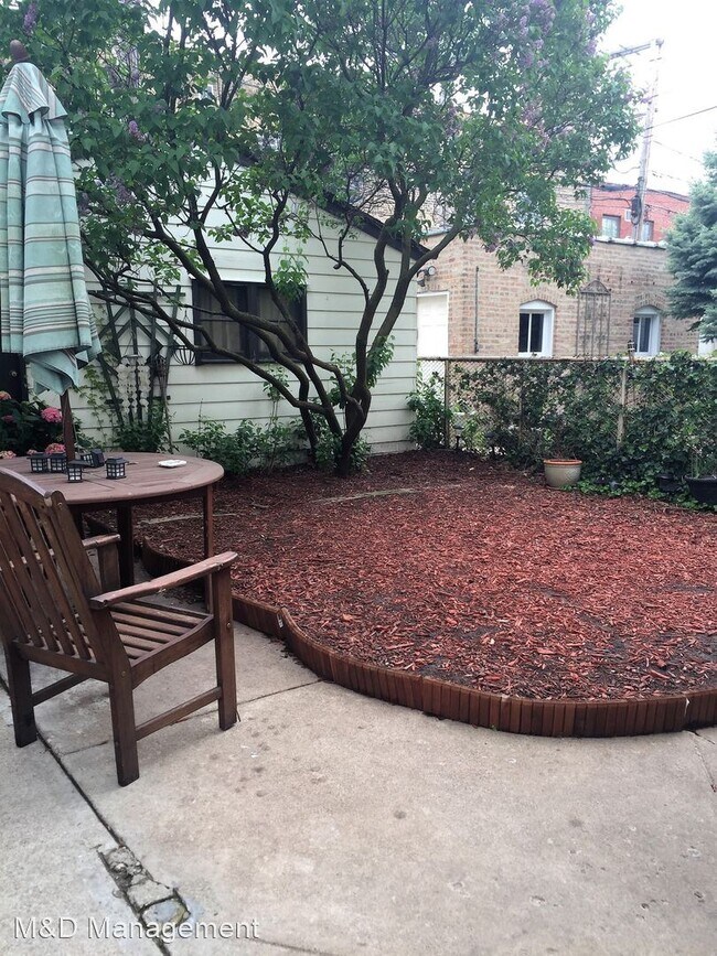 Building Photo - 3740 N Hermitage Ave