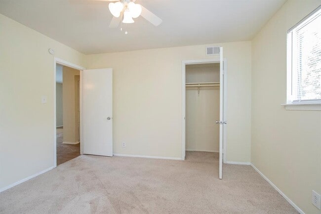 Building Photo - 1401 Kipling St