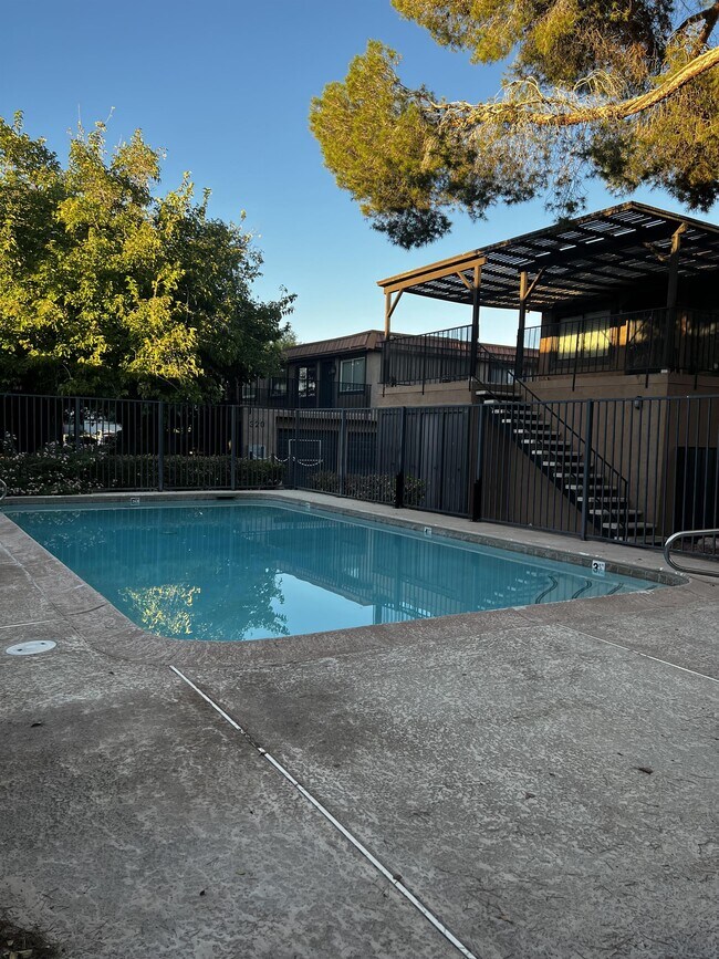 Building Photo - 301 Brookside Ln