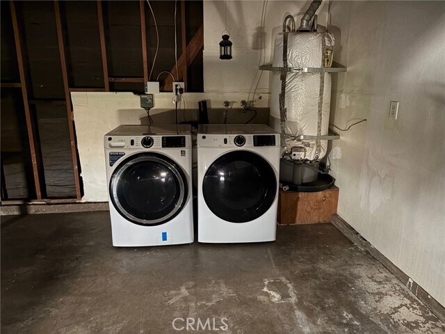 Building Photo - 327 Naomi St