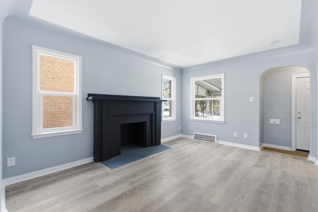 Building Photo - 9233 McKinney St