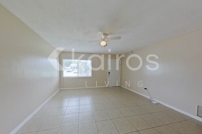 Building Photo - 2441 Healy Dr