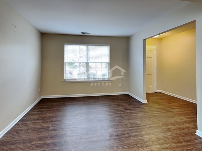 Building Photo - 10741 Glenluce Avenue
