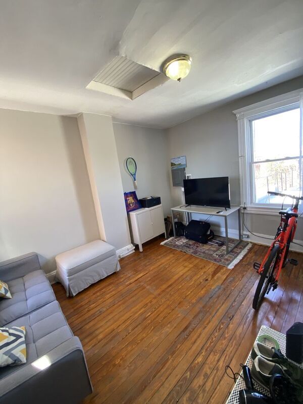 Building Photo - 3026 Guilford Ave