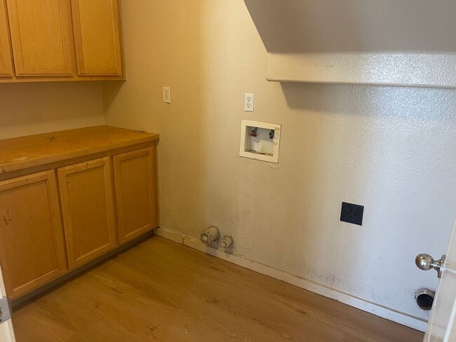 Building Photo - 2733 Sunflower Cir