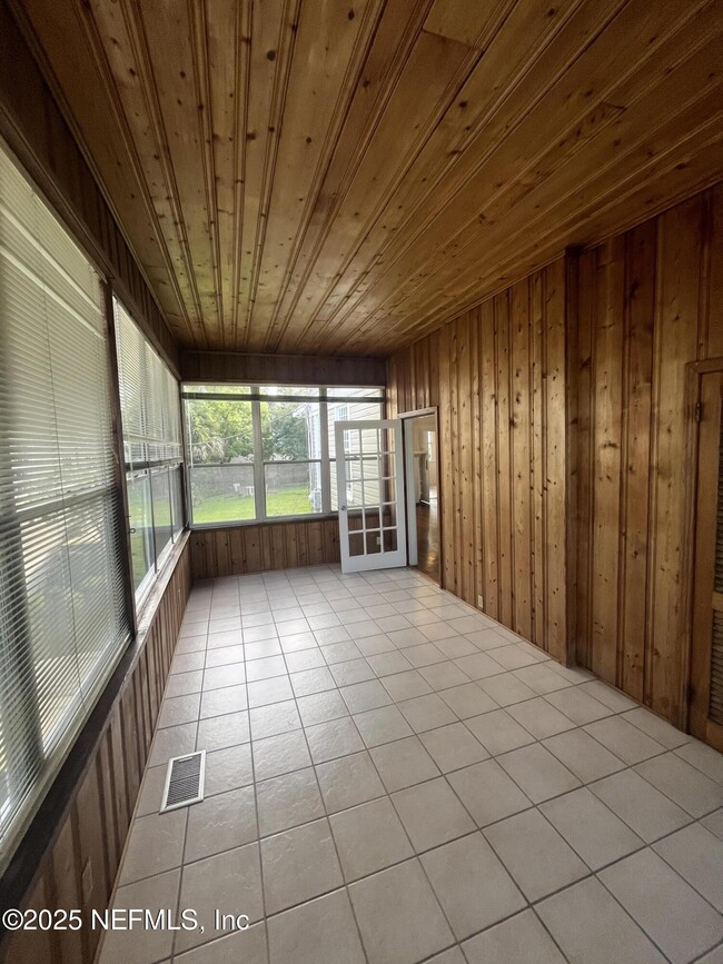 Building Photo - 1808 Bayard Pl