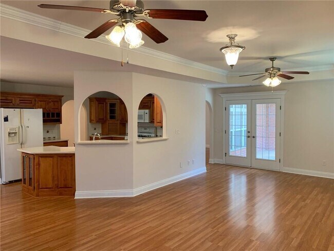 Building Photo - 602 SE Cambridge Pl