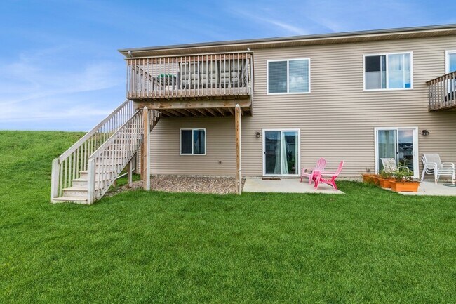 Building Photo - 1588 Foxtail Dr SE