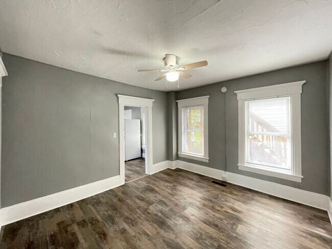 Building Photo - 421 Spruce St