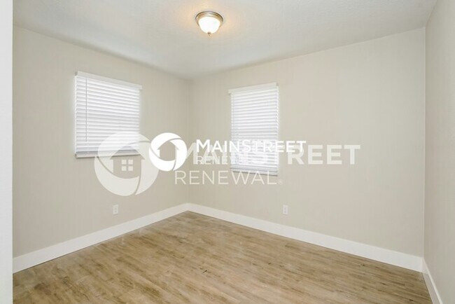 Building Photo - 3 Bedroom Pet-Friendly Home in EDGEWATER, FL with Main Street Renewal