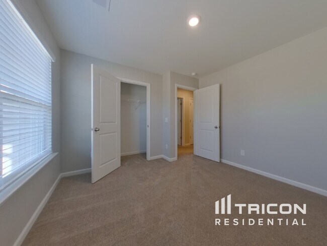 Building Photo - 42 Denali Cir