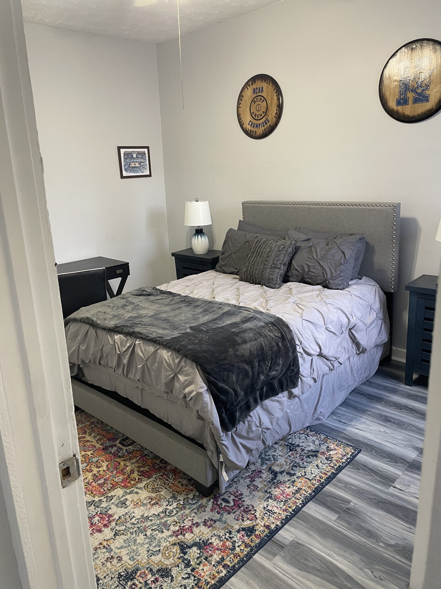 Building Photo - 123 Montmullin St