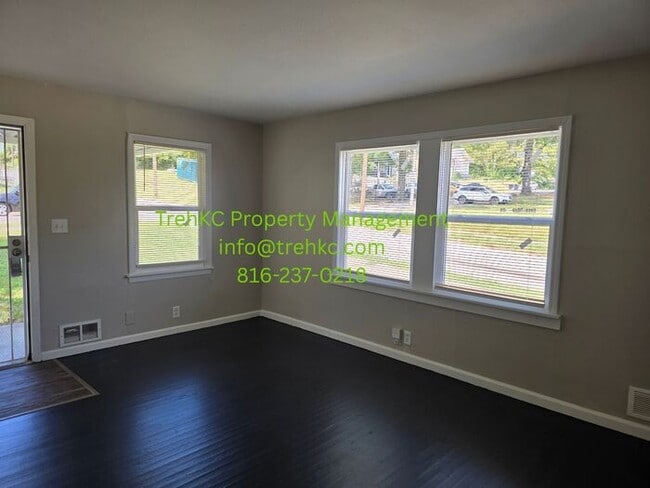 Building Photo - Freshly Updated 3-Bedroom Home in Blue Hills!