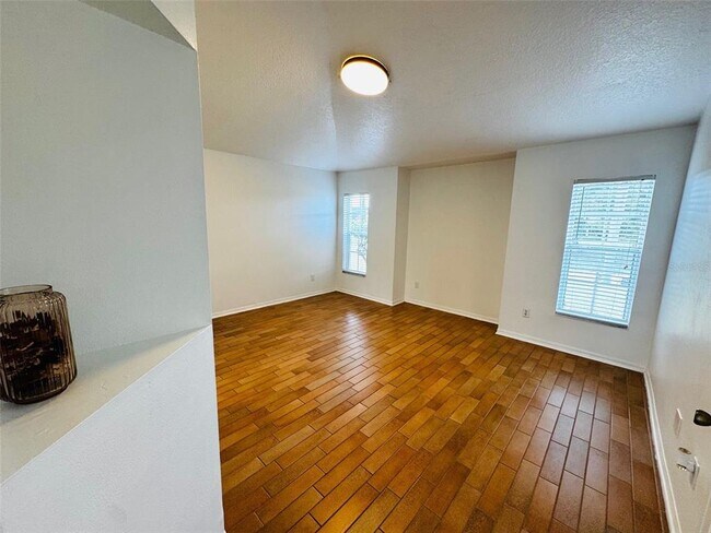 Building Photo - 5629 Loma Vista Ct