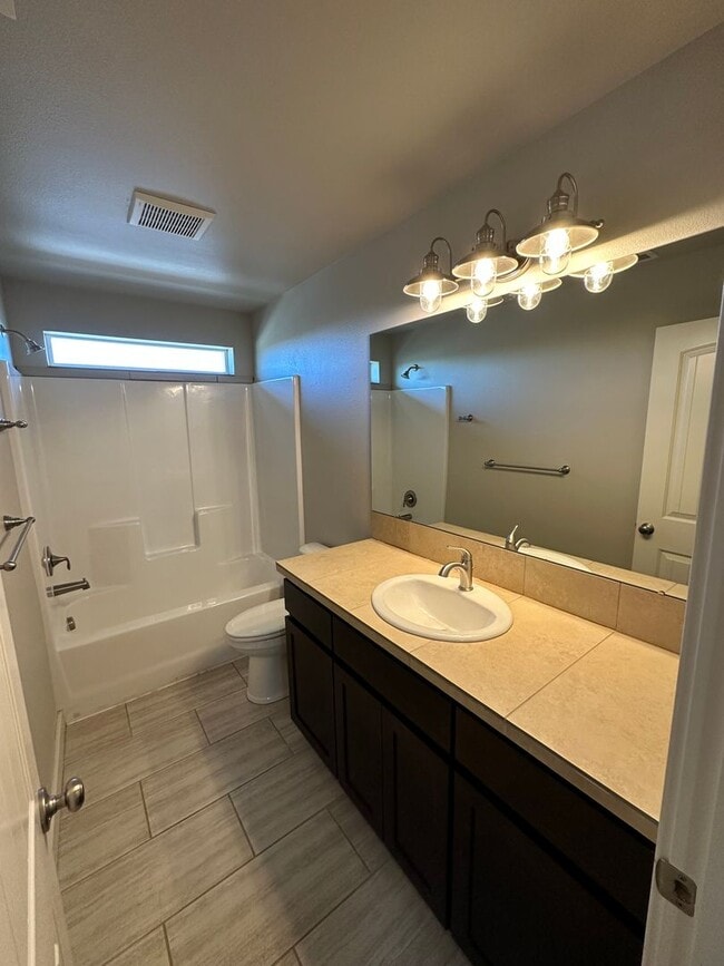 Building Photo - 63159 de Haviland St