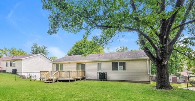 Building Photo - 6911 Candlewick Way