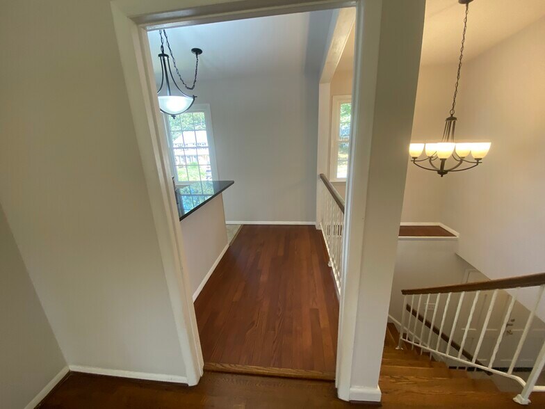 Kitchen - 4616 Twinbrook Rd