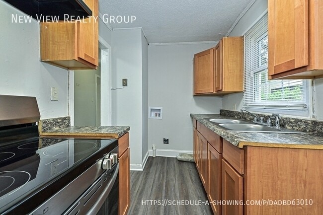 Building Photo - 301 Seldon Dr