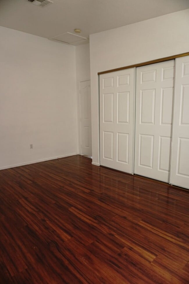 Building Photo - NEWLY RENOVATED 3BD/2BA CONDO W/ 2 CAR GARAGE