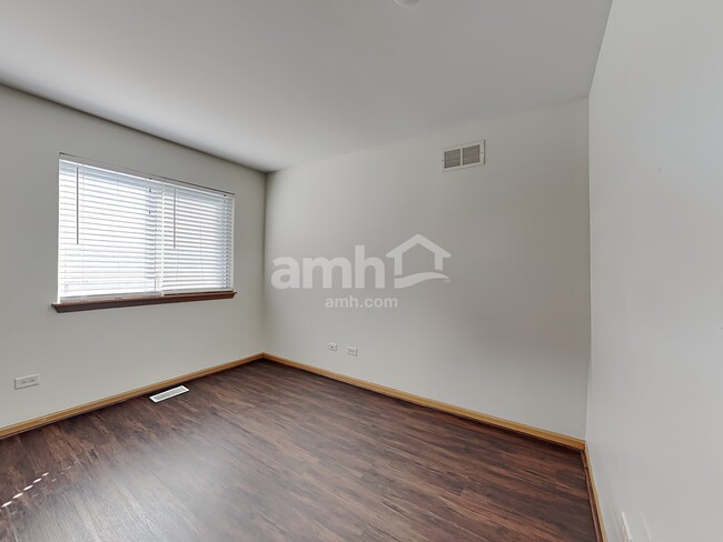 Building Photo - 20501 Kingsbrook Drive
